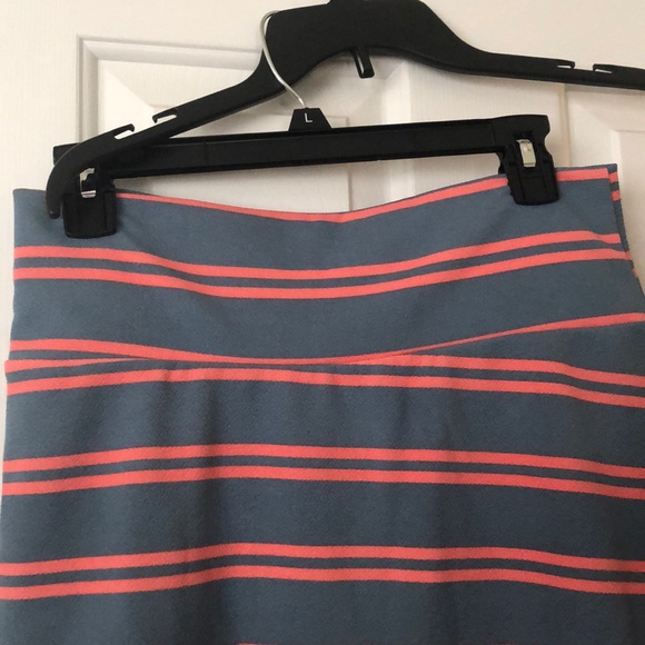 Lula Roe Cassie skirt - Picture 2 of 3